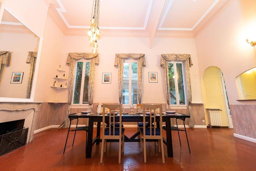 Anna-Maria : Grand Appartement 10 Personnes+Parking Prive -Actif+ Location- Marseille Exterior photo